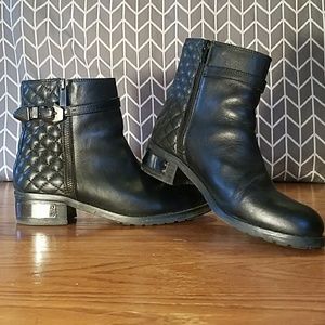 Vince Camuto low boot